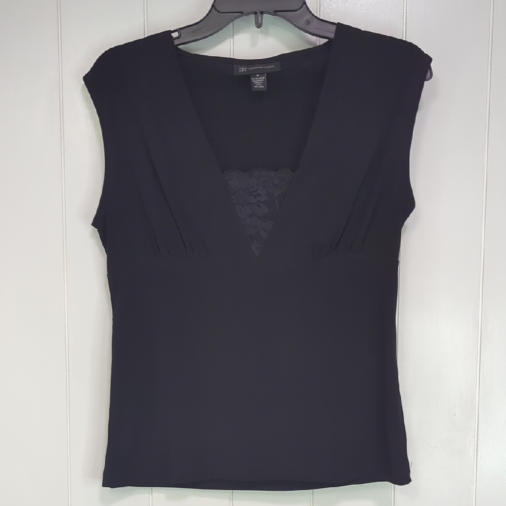 ❤️5/$25 Black Sleeveless V-Neck Top